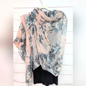 nwot 2 4 1 Large Floral Sheer Scarf with Black 🖤 Cami Size M